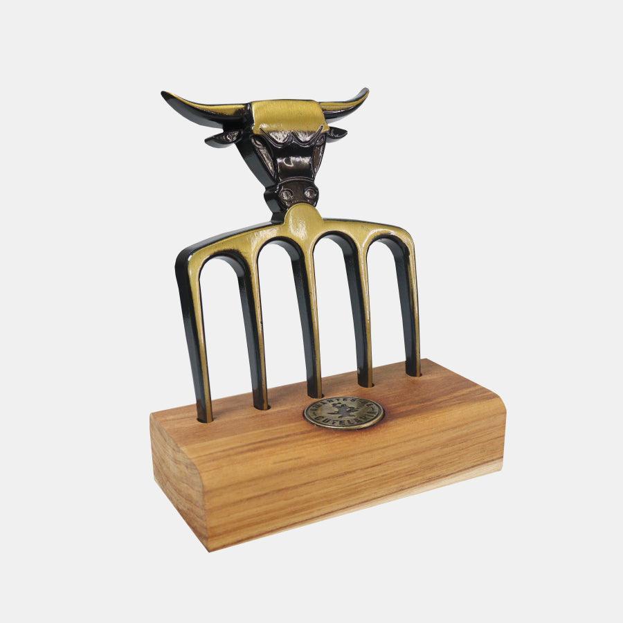 Garfão Bull Ouro Envelhecido com Base em Madeira