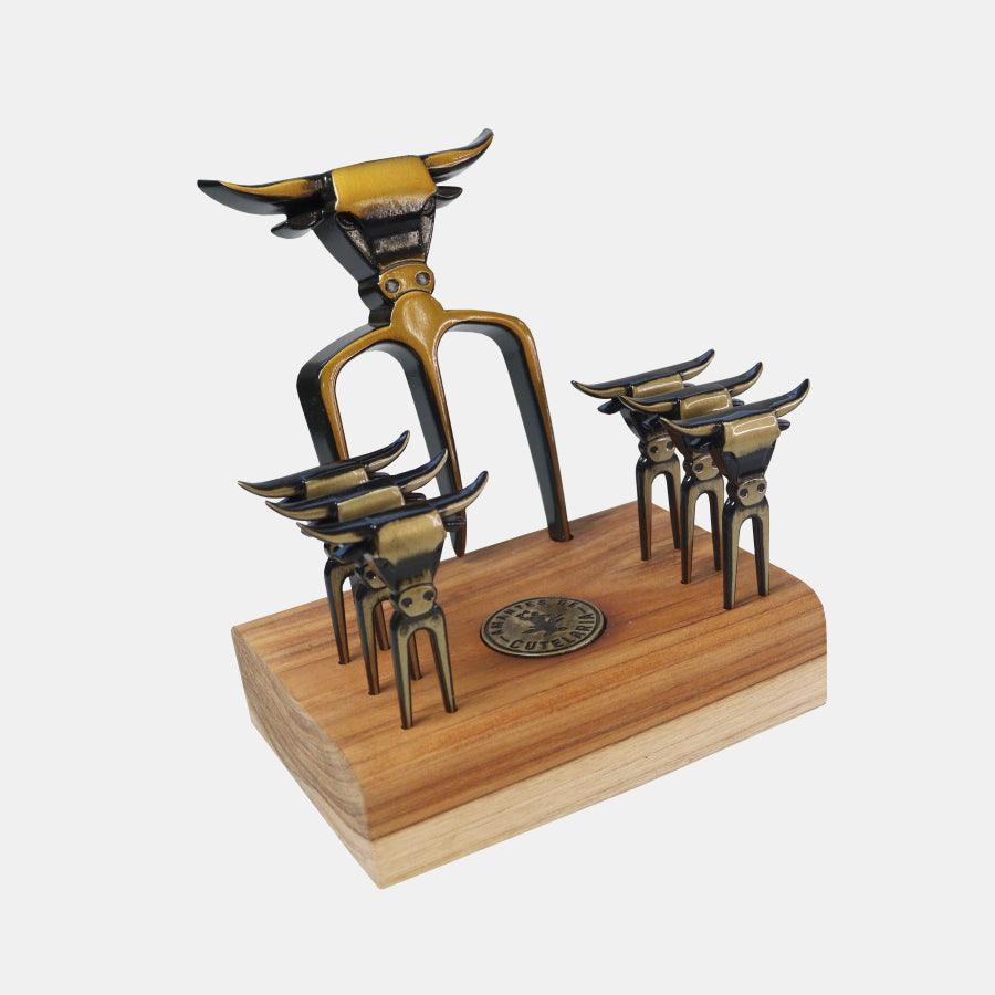 Kit Petisqueiro Bull Ouro Envelhecido com Base em Madeira