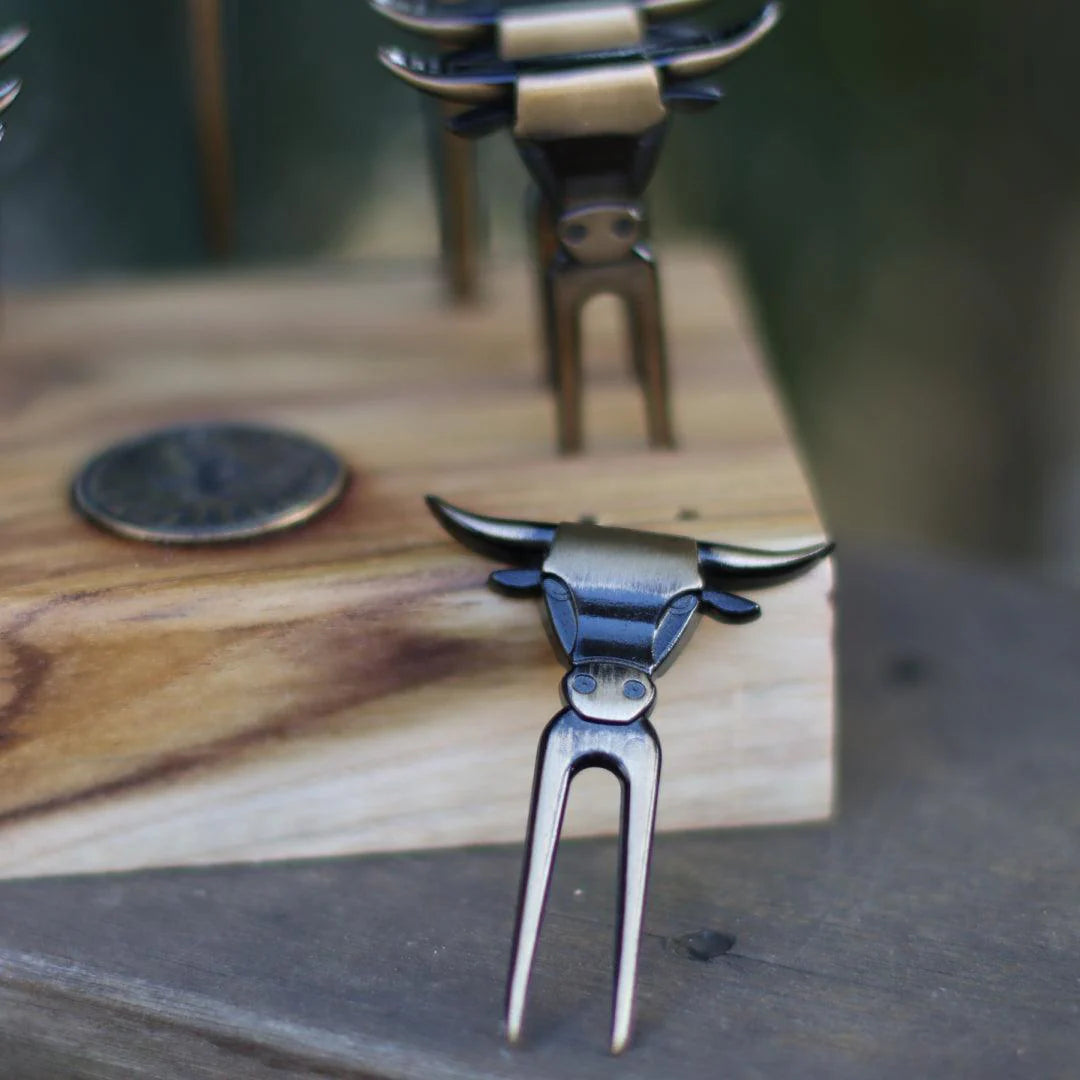 Kit Petisqueiro Bull Ouro Envelhecido com Base em Madeira